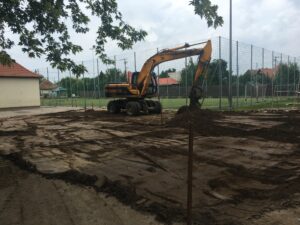 szintezes_tukorkeszites_tukor_foldmunka_tereprendezes_jcb