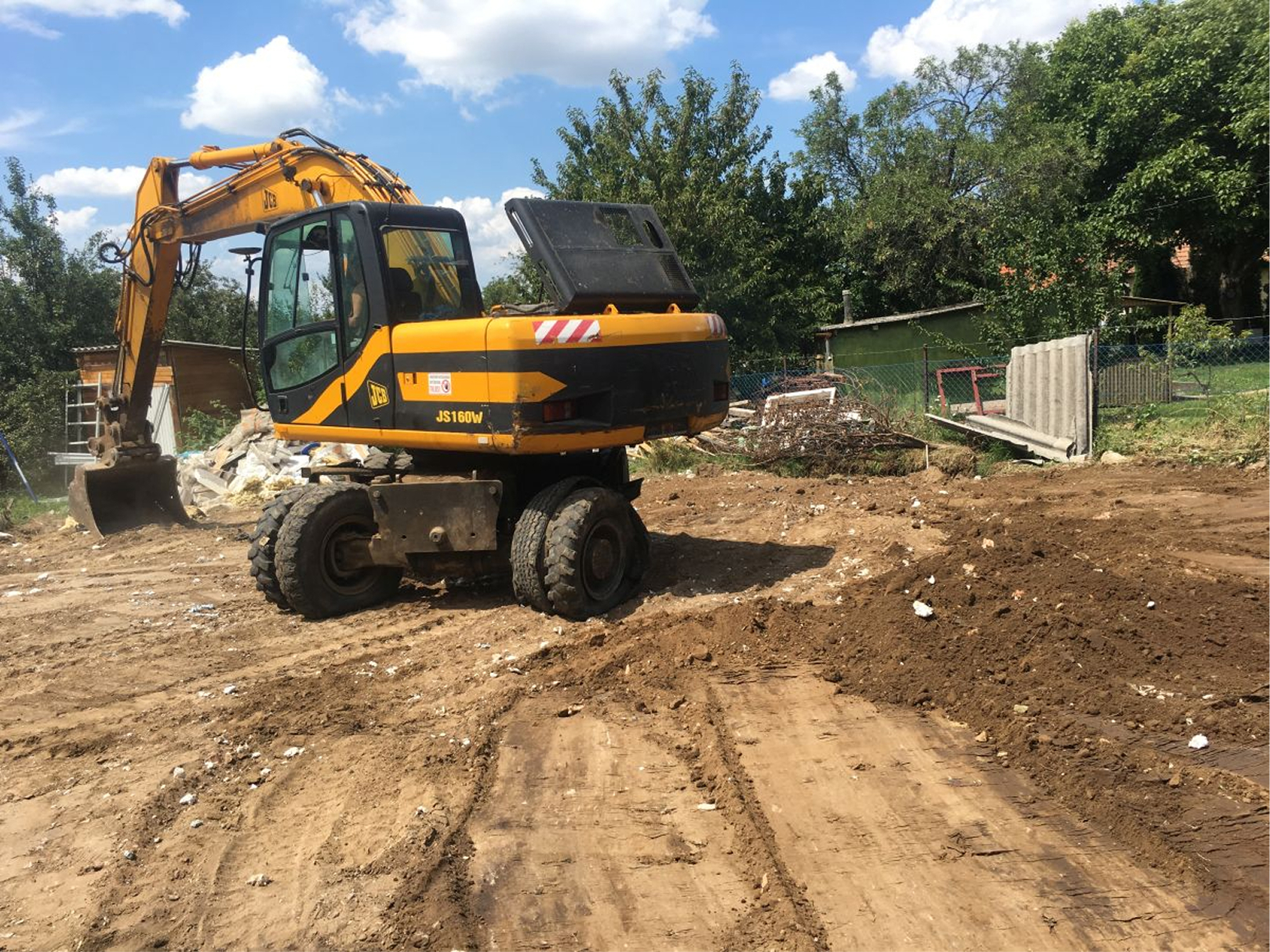 JCB JS160W